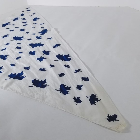 White & Blue Maple Leaf Patterned Scarf/Bandanna - Picture 5 of 8